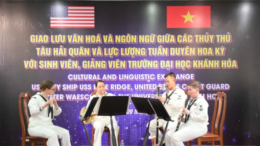 US sailors join in community exchanges in Khanh Hoa